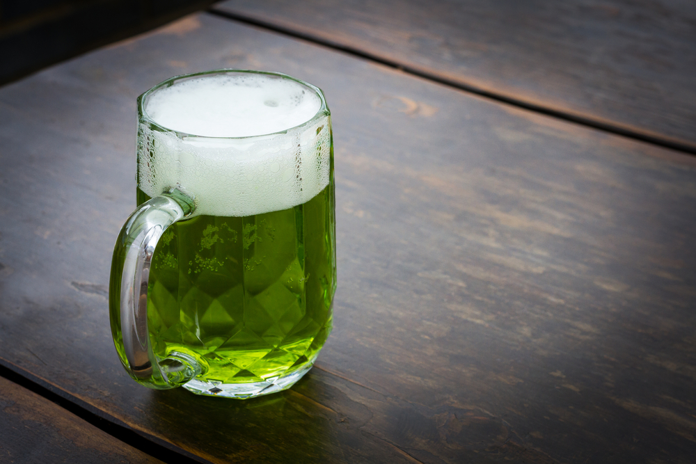 Velikonoce tonou v zeleném pivu